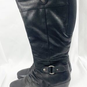 👢Yuu “Shela” Black Knee-High Boots with Buckle Strap – Women’s 7.5M 👢